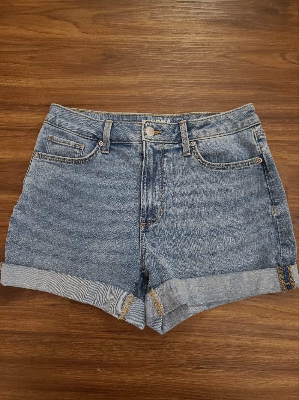 SONOMA Goods for Life Women's High Rise Cuffed Denim Mom Shorts Light Wash Sz 10